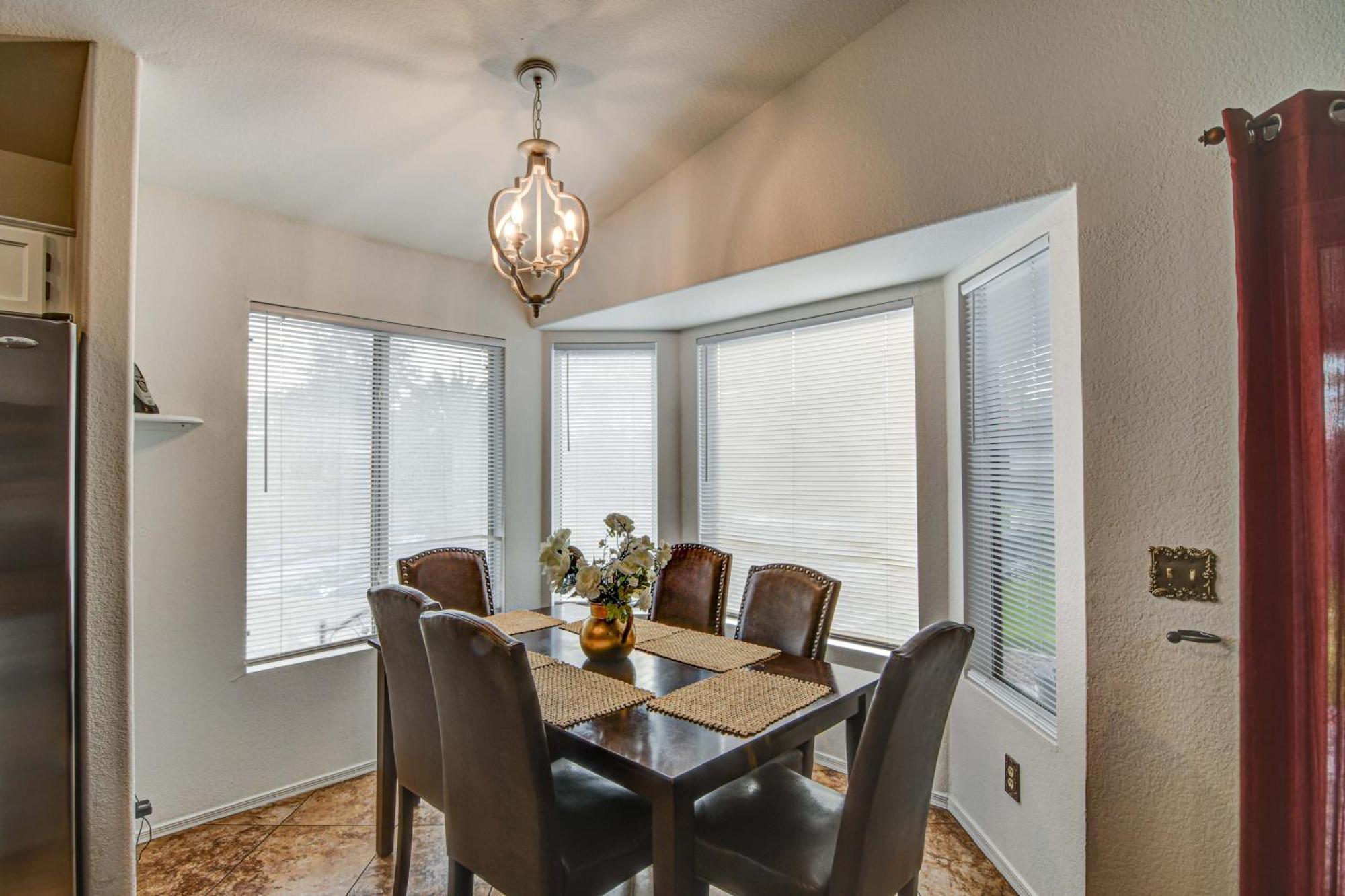 Route 66 Oasis In Downtown Gilbert With Heated Pool & Mini Golf Villa Exterior photo